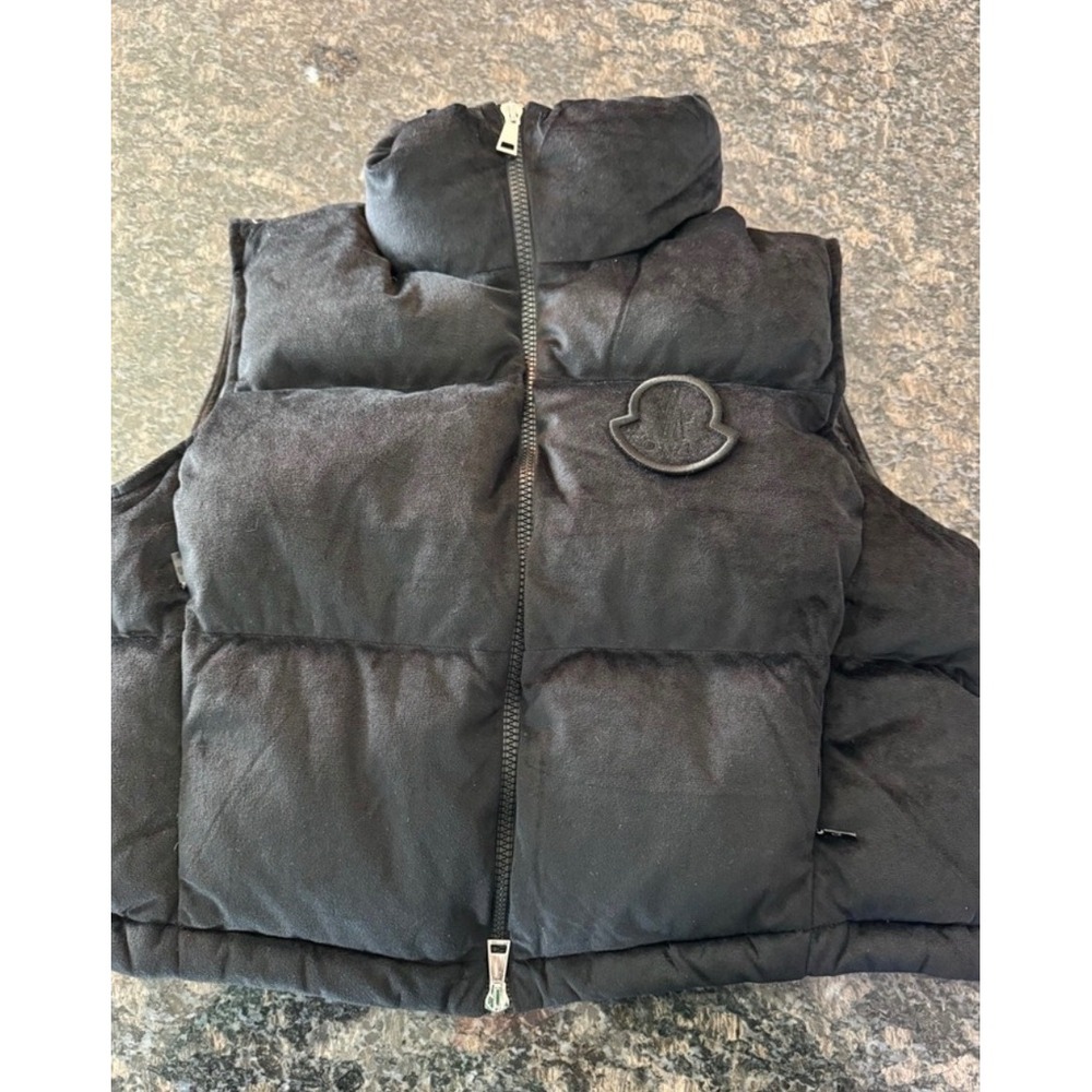 Moncler Black Velvet Down Puffer Vest Size 1 Small Logo Patch Lampo Zip Gilet